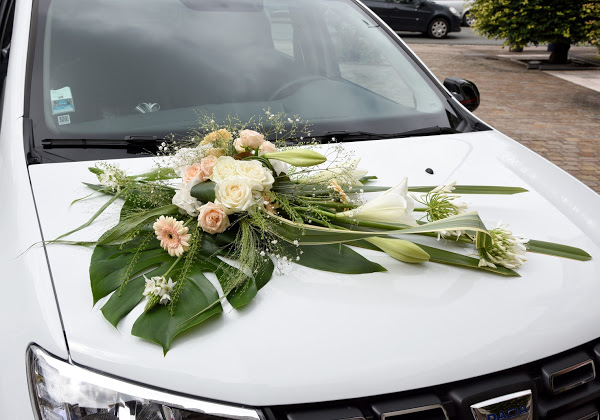 decoration voiture fleurs mariage